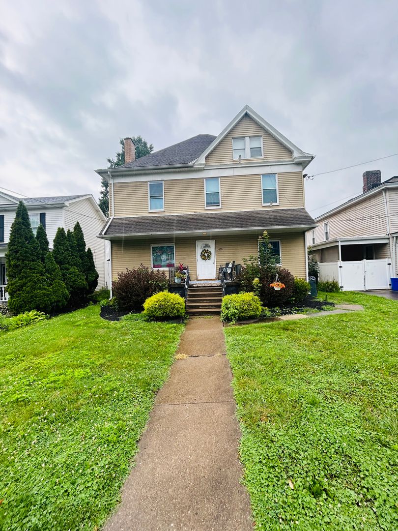Beaver Apartment: 439 College Ave