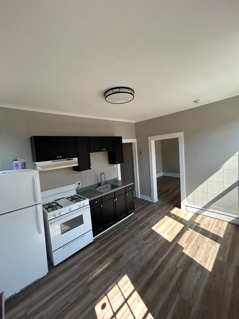Beaver Apartment: 281 Wayne Street