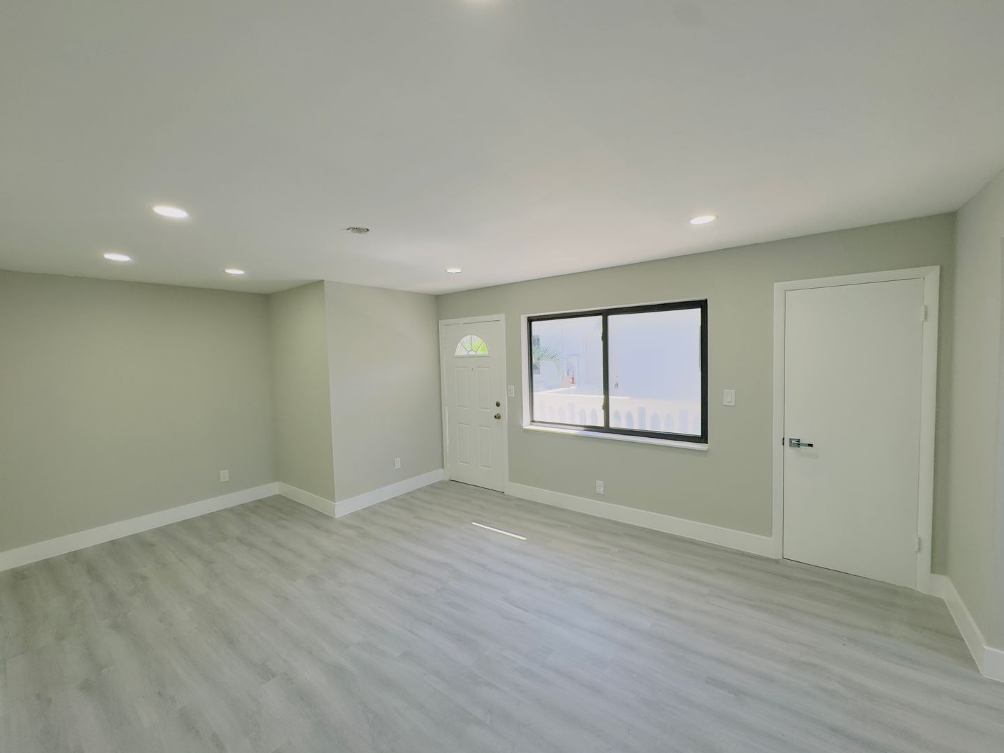 Fort Lauderdale Apartment: 1450 Miami Rd / 801 SE 15th Street