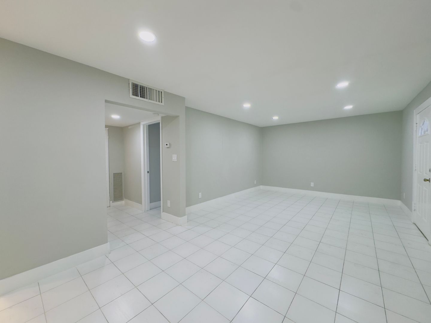 Fort Lauderdale Apartment: 1450 Miami Rd / 801 SE 15th Street