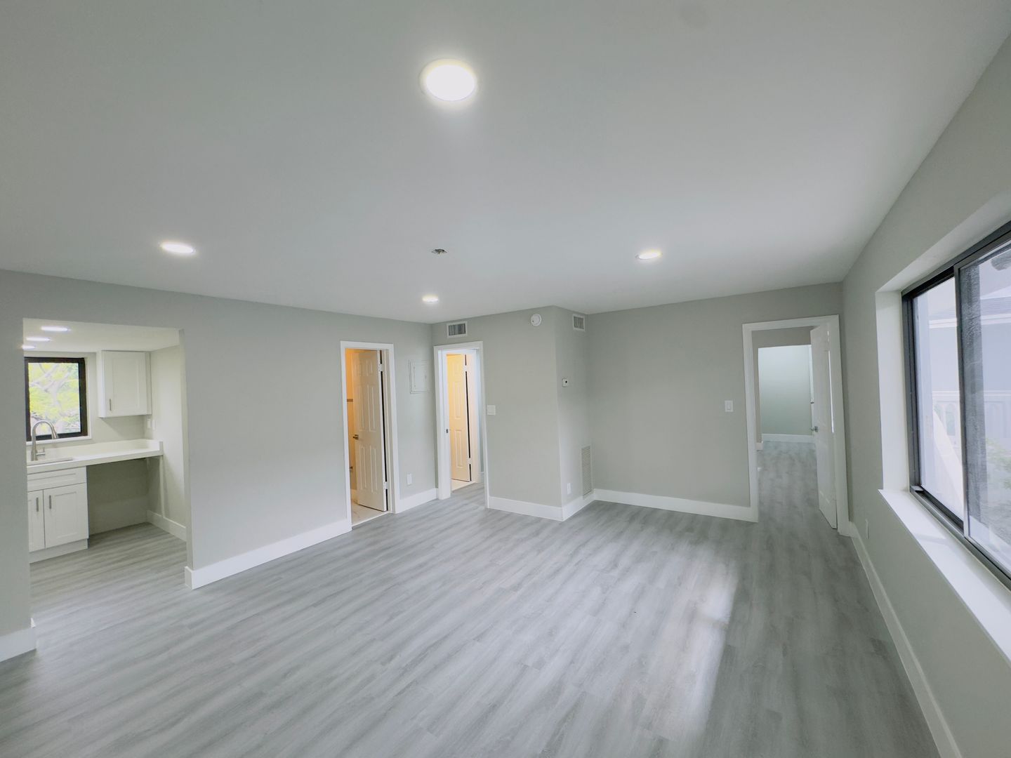 Fort Lauderdale Apartment: 1450 Miami Rd / 801 SE 15th Street