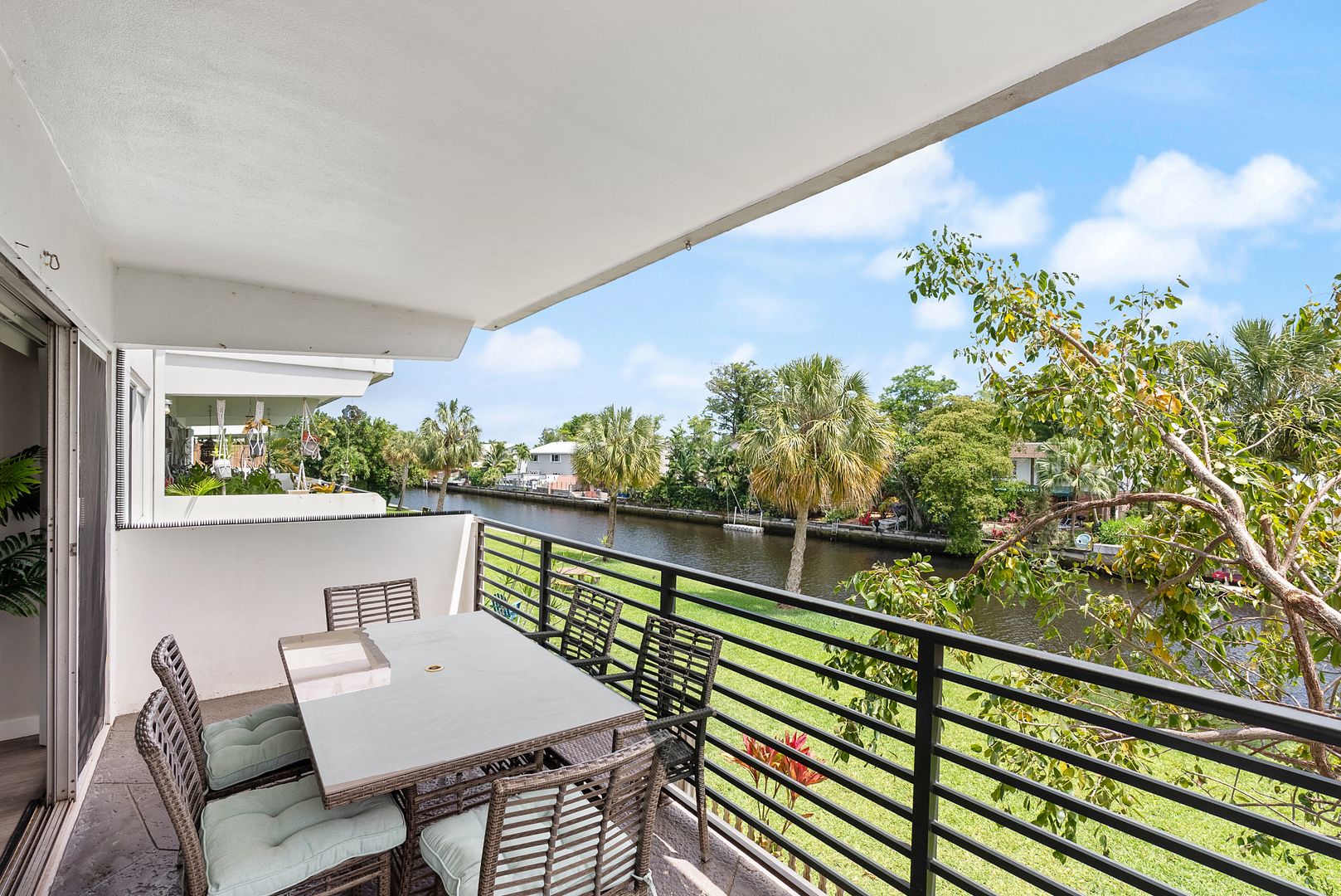 Wilton Manors Apartment: 550 NE 20th Street