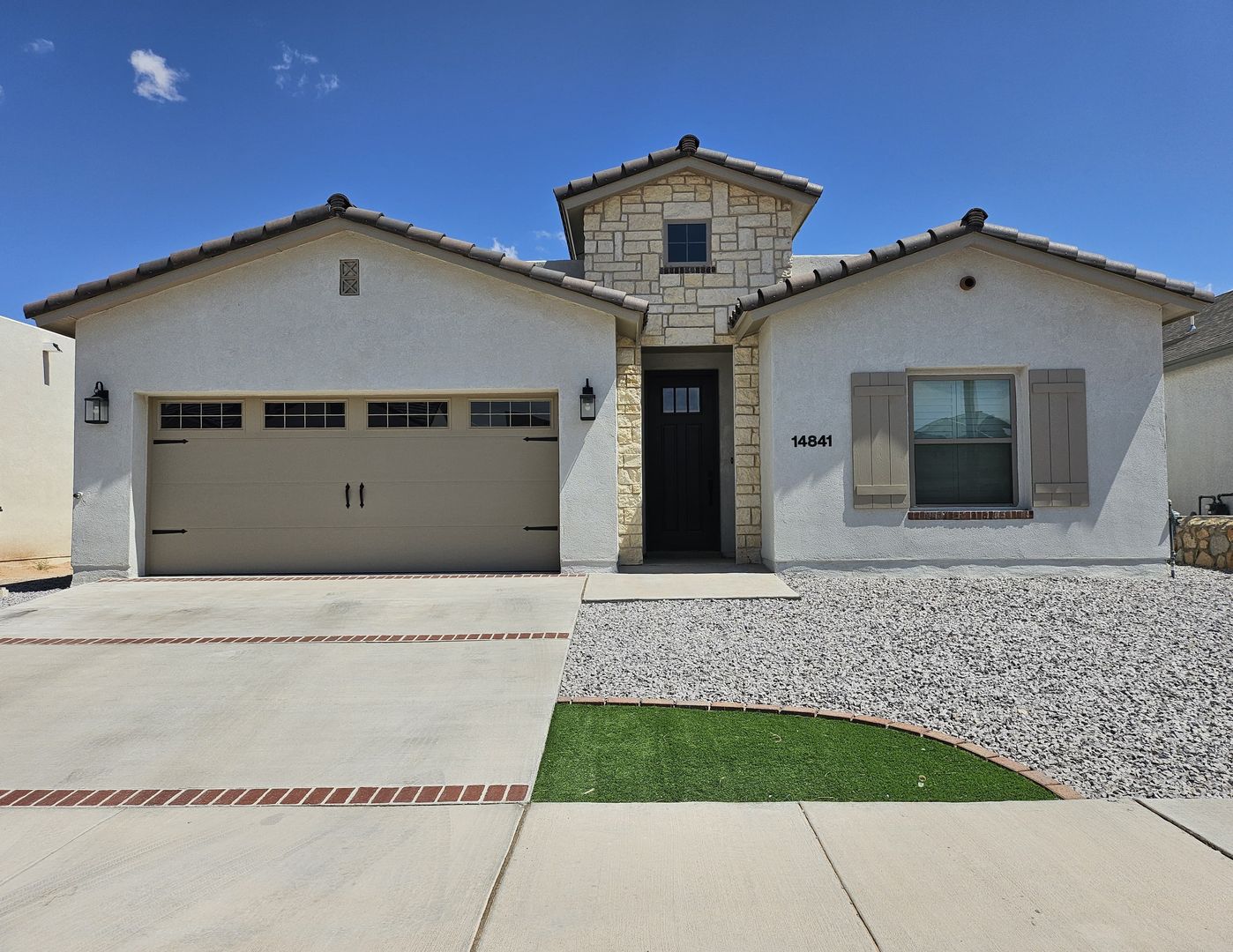 El Paso House: 14841 Jack White Ave
