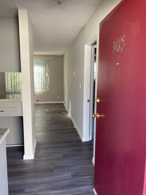 1 bedroom apt – photo 1