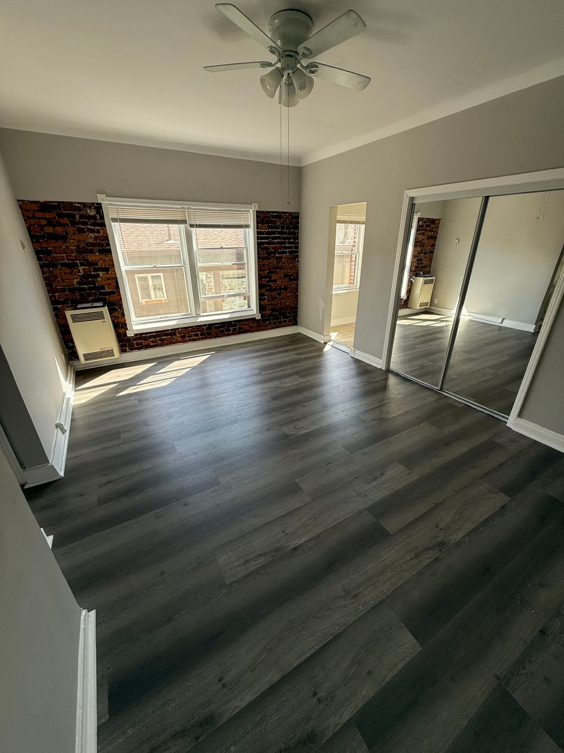 Los Angeles Apartment: 1725 N. Edgemont Street