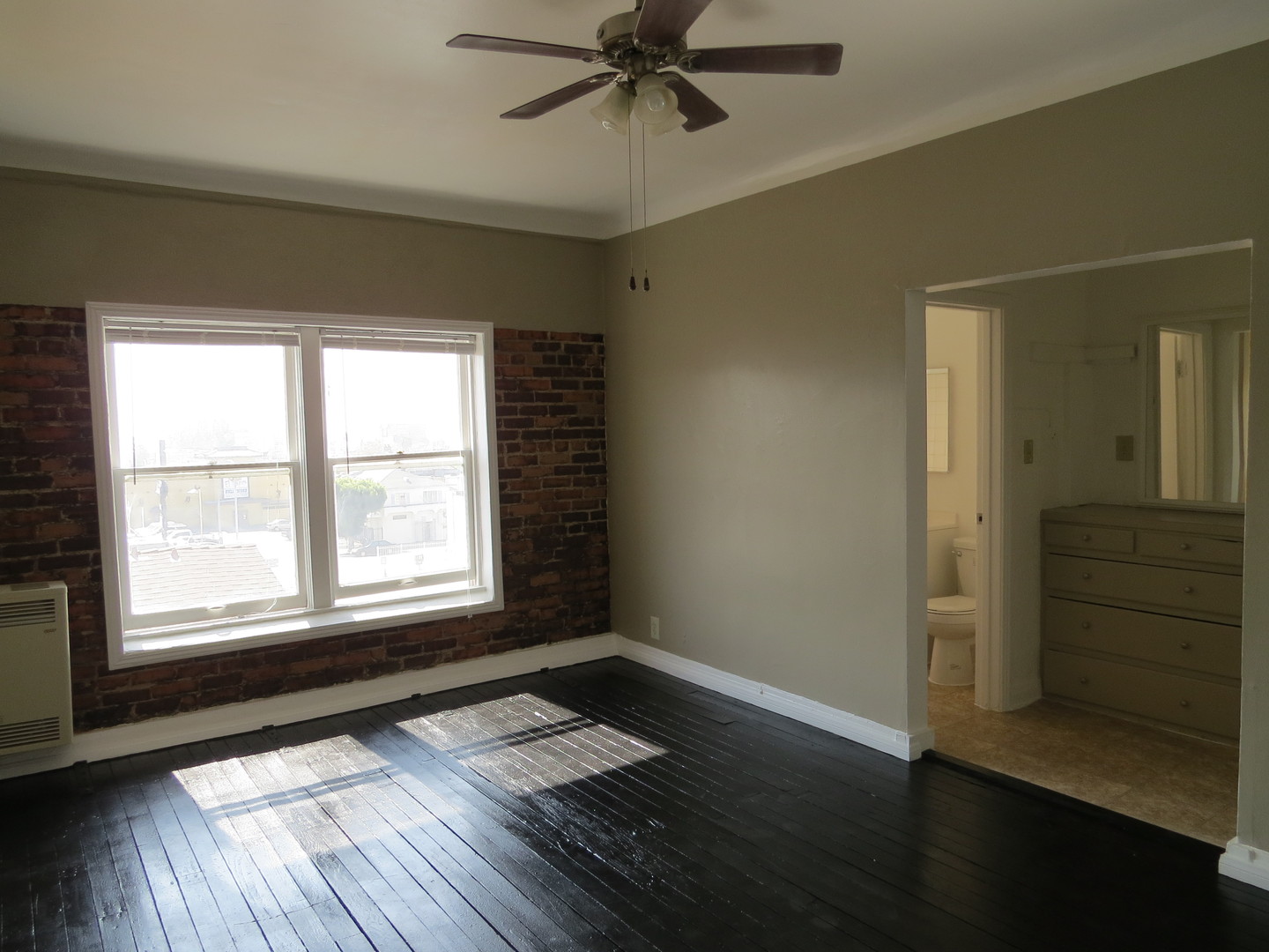 Los Angeles Apartment: 1725 N. Edgemont Street