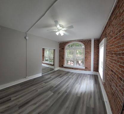 1920'S CLASSIC REMODELED 1 BEDROOM UNIT – photo 1
