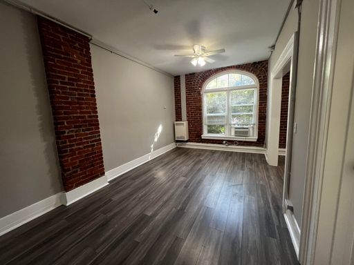 1920'S CLASSIC REMODELED 1 BEDROOM UNIT – photo 1