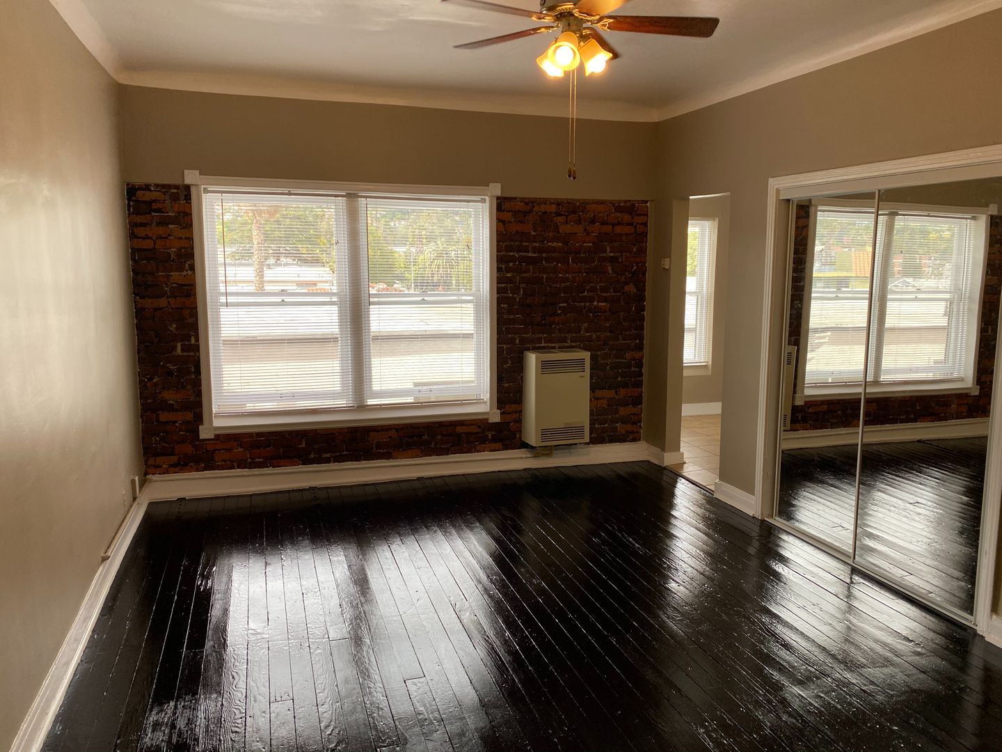 Los Angeles Apartment: 1725 N. Edgemont Street