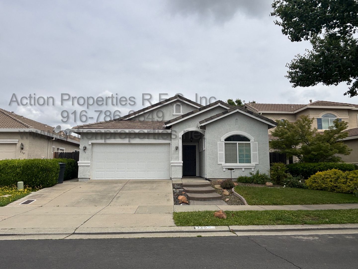 Roseville House: 320 Bettencourt Drive