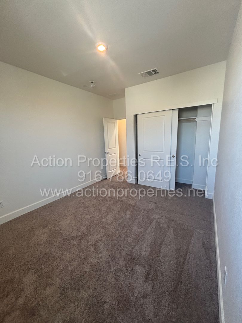 Lion Street 1611 18 of 41
