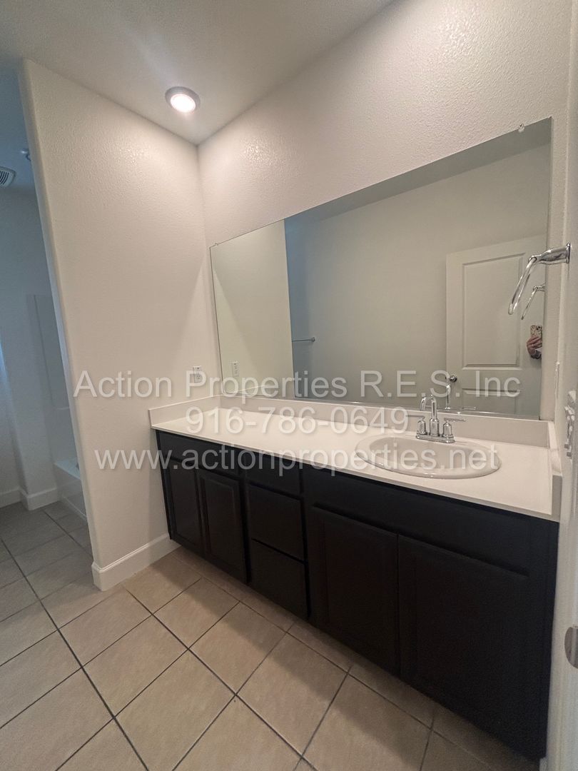 Lion Street 1611 20 of 41