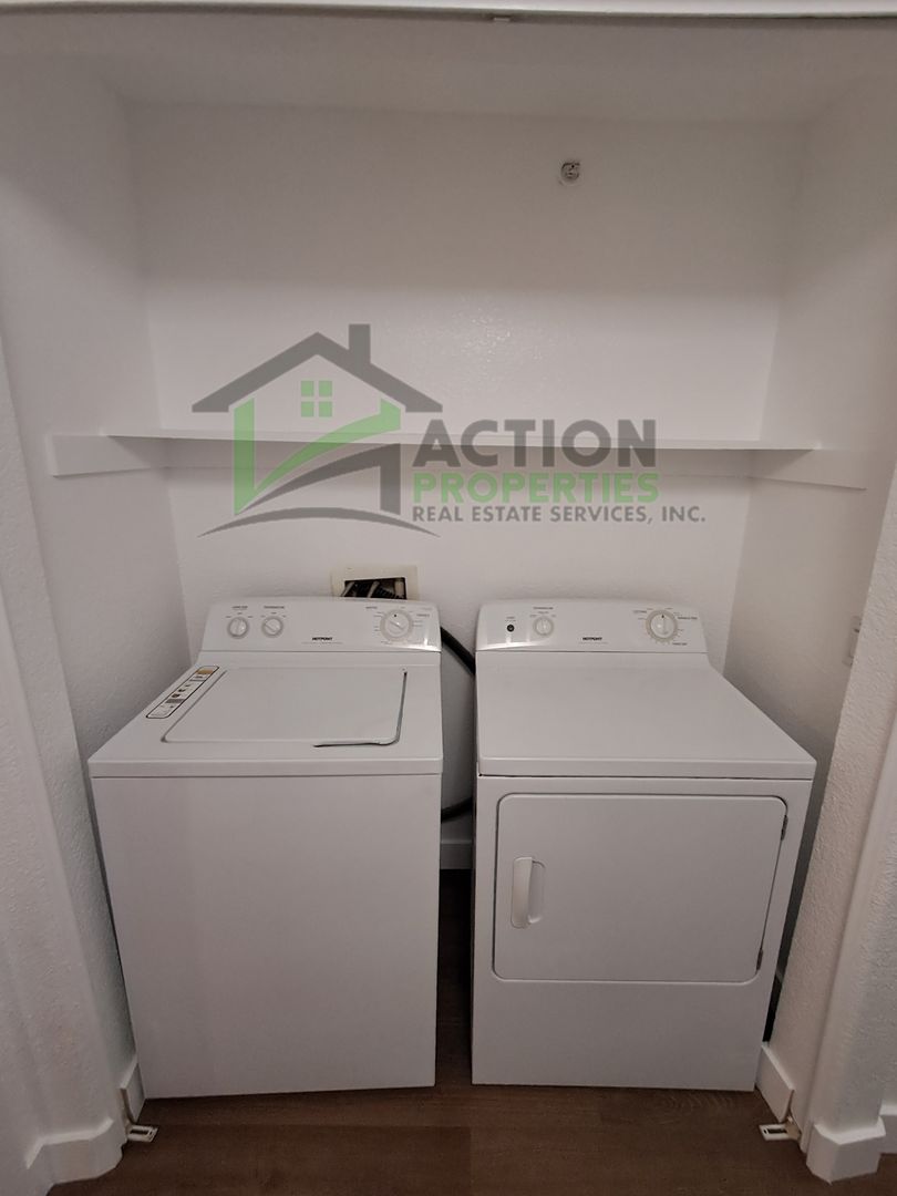 Laundry room at Woodcreek Oaks 10001 #1026
