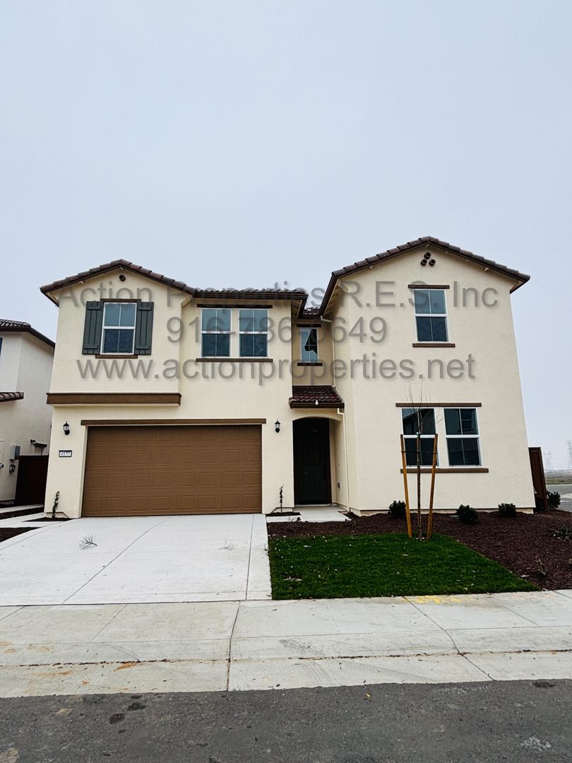 Roseville House: 4177 Flathead Drive