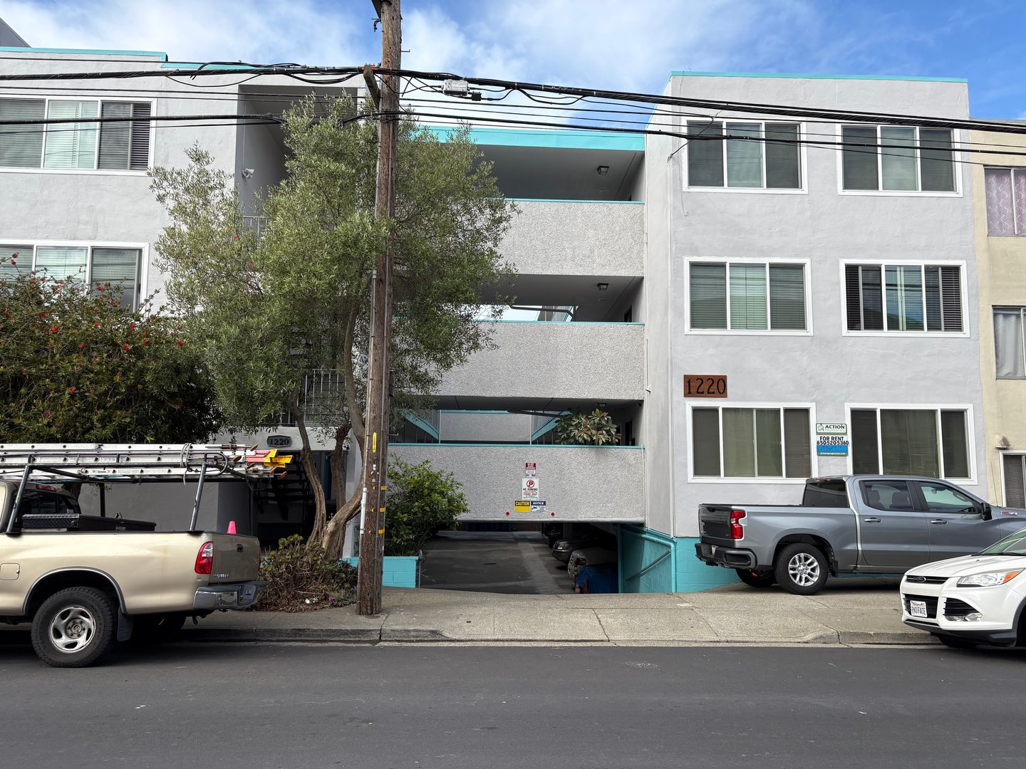 Daly City Apartment: 1220 Edgeworth Avenue