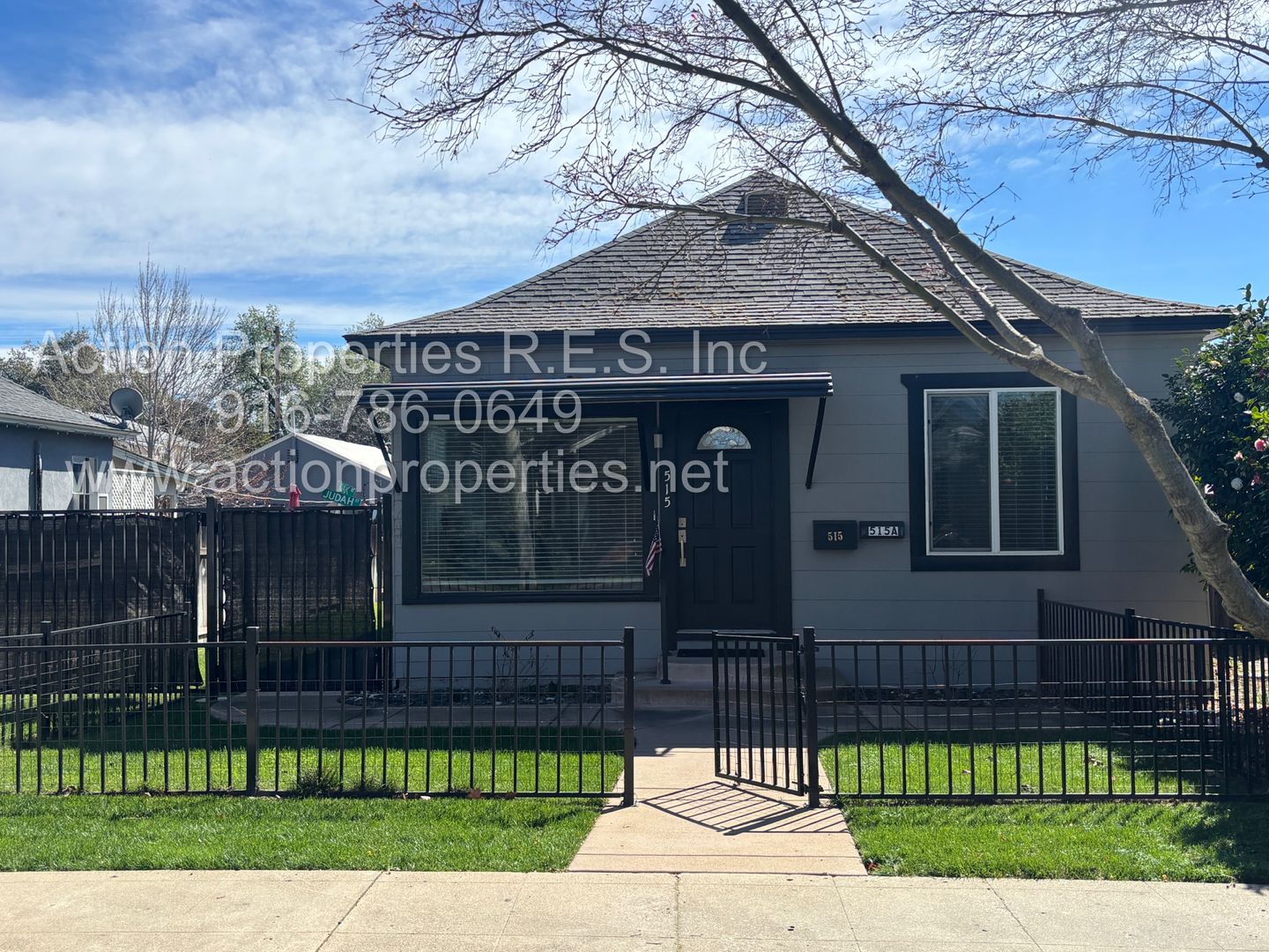 Roseville House: 515 Oak Street