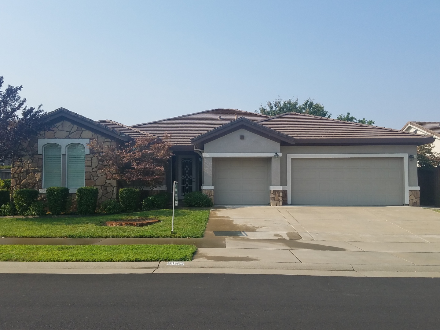 Roseville House: 6145 Crater Lake