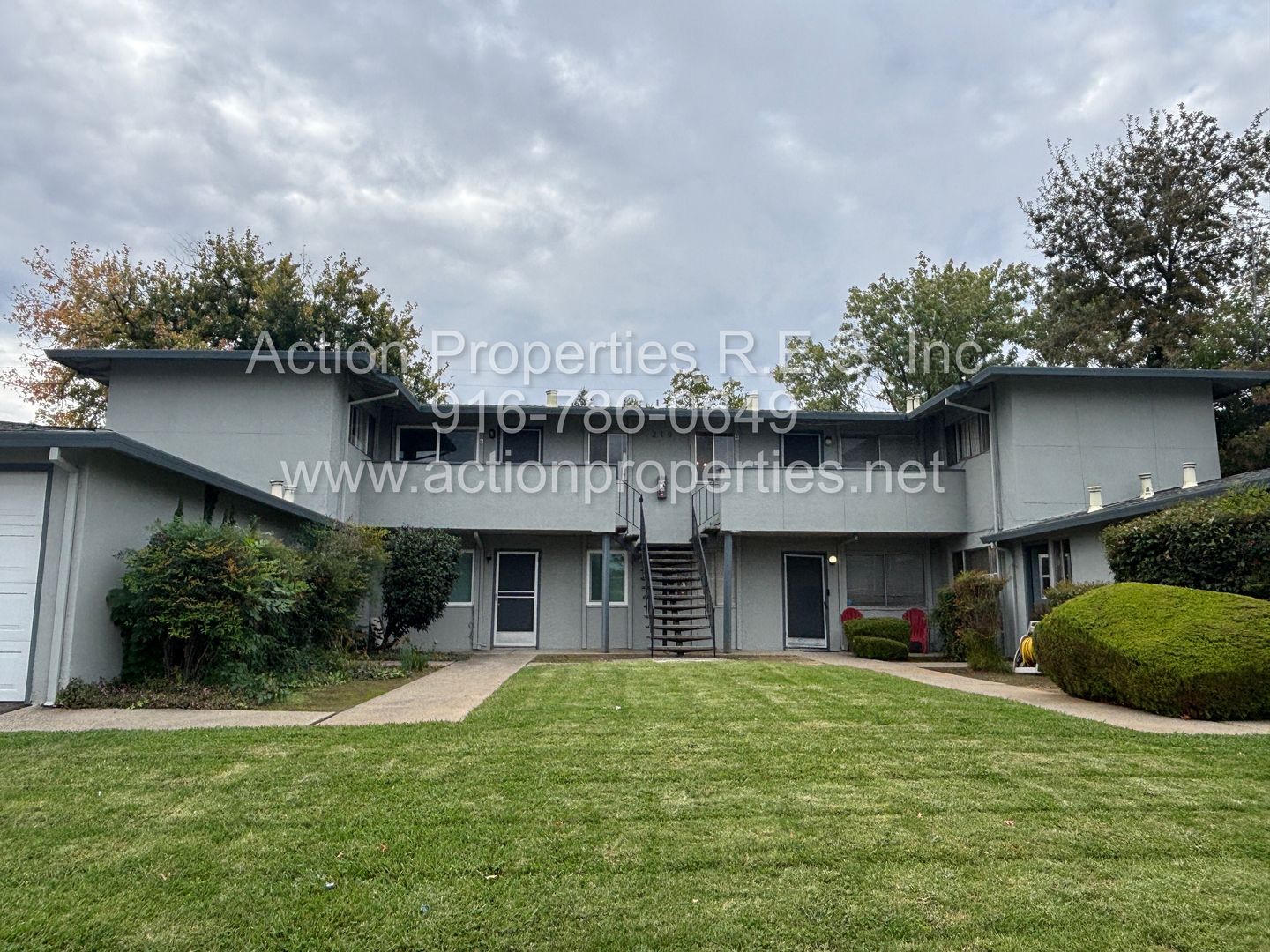 Roseville Apartment: 210 Sharon Way