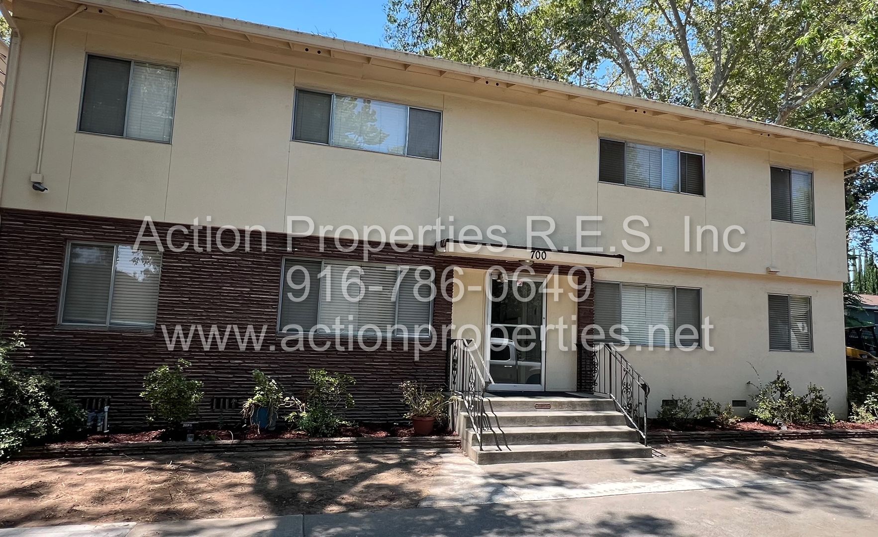 Sacramento Apartment: 700 24th Street
