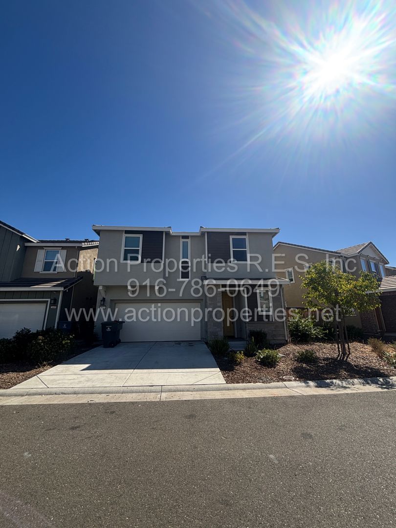 Lion Street 1611 2 of 12