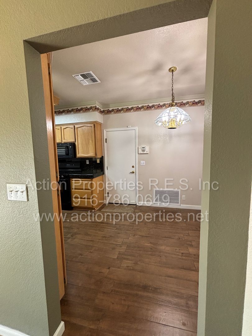 Cowan Court 505 6 of 8