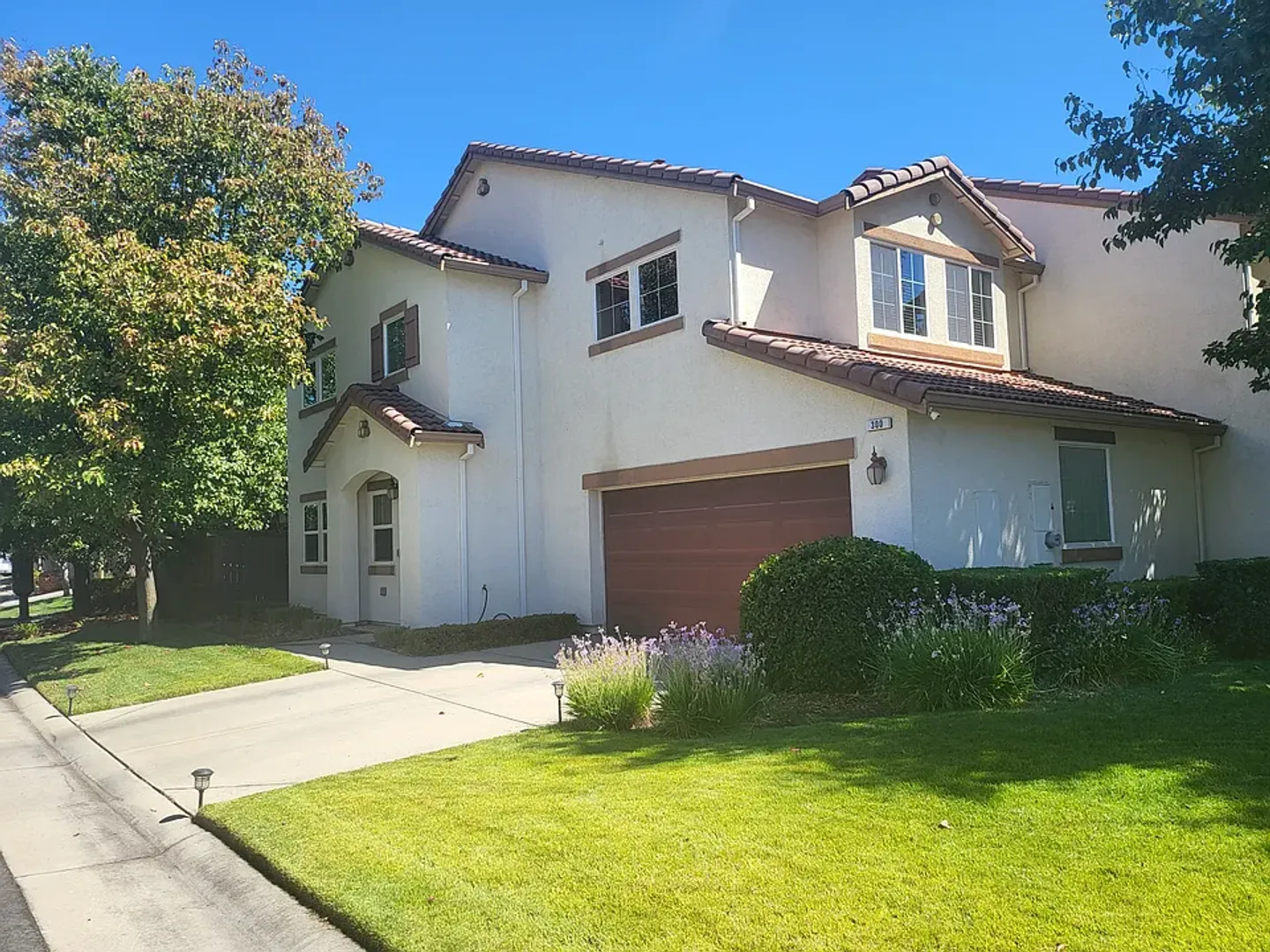 Roseville House: 300 Indian Runner Court