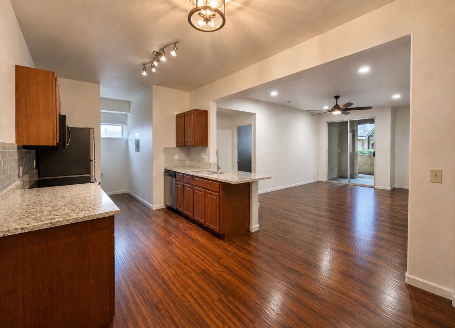 Gibson Drive 501 Unit #1914 2 of 8