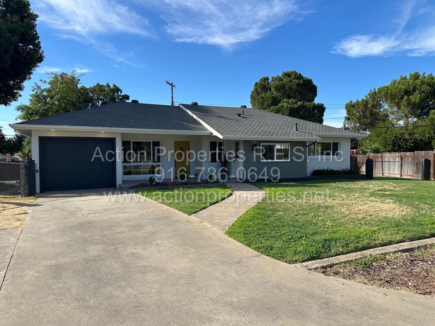 Modern Beauty of Downtown Roseville - 3 Bed, 2 Bath - Large Lot - Across from Park!
