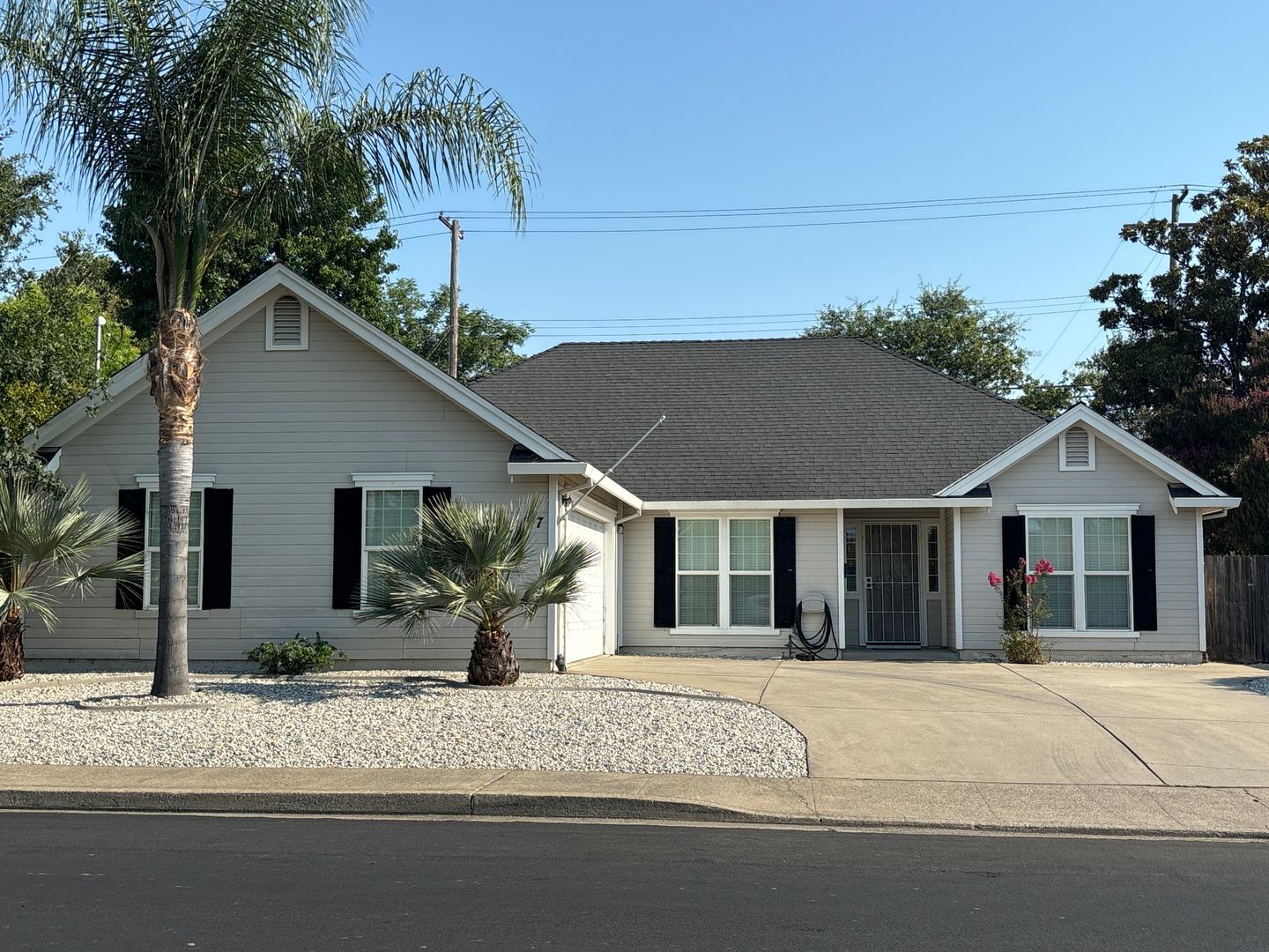 Roseville House: 617 Darling Way