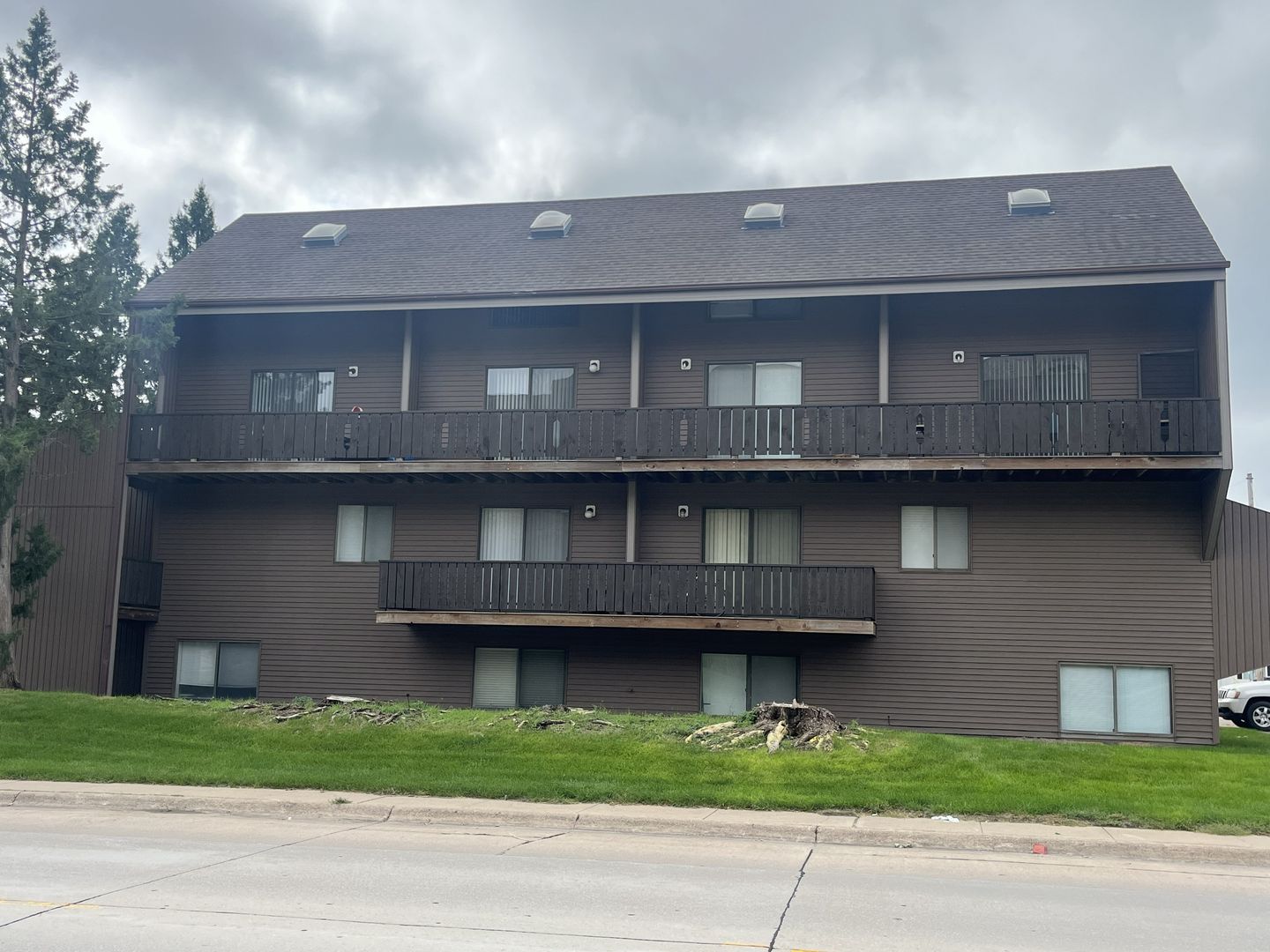 Grand Island Apartment: 2203 Faidley Ave