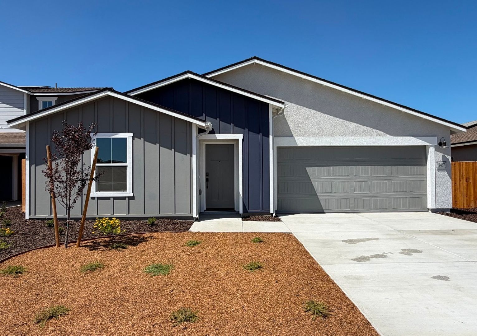 Visalia House: 2347 W Newton Ave, Visalia CA,93291