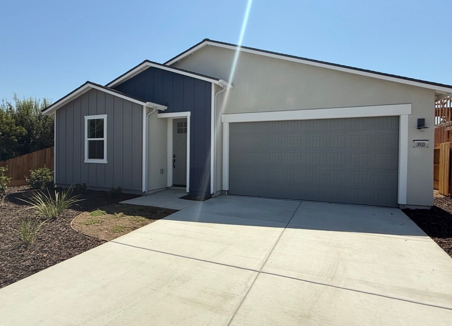 Visalia House: 3921 W Babcock Ave Visalia CA,93291