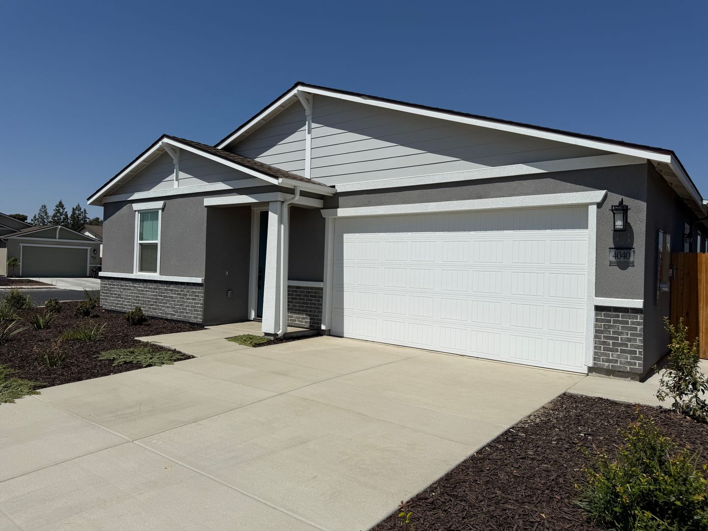 Visalia House: 4040 W Babcock Ave