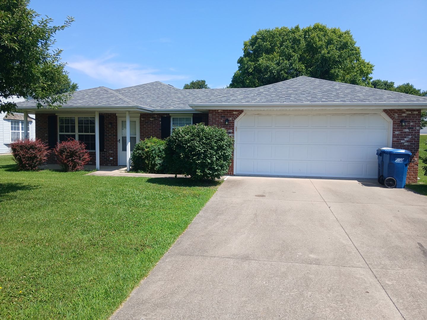 Jefferson City House: 3928 Liverpool Dr.