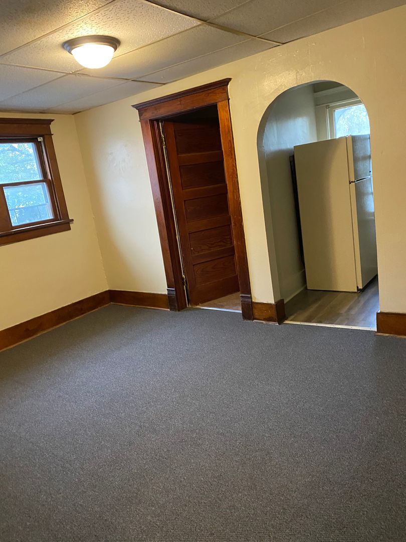 Fort Dodge Apartment: 1324 2nd Ave N