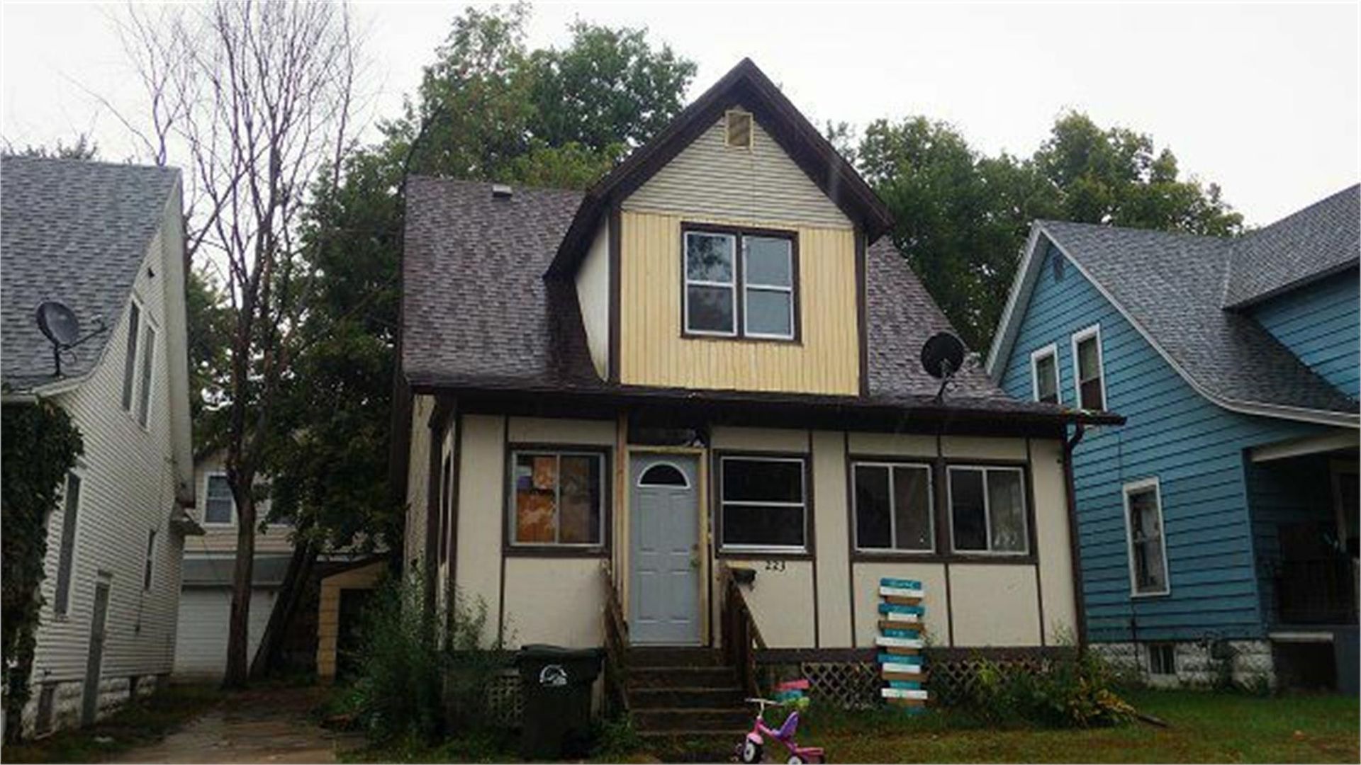 Fort Dodge House: 223 N 14th St