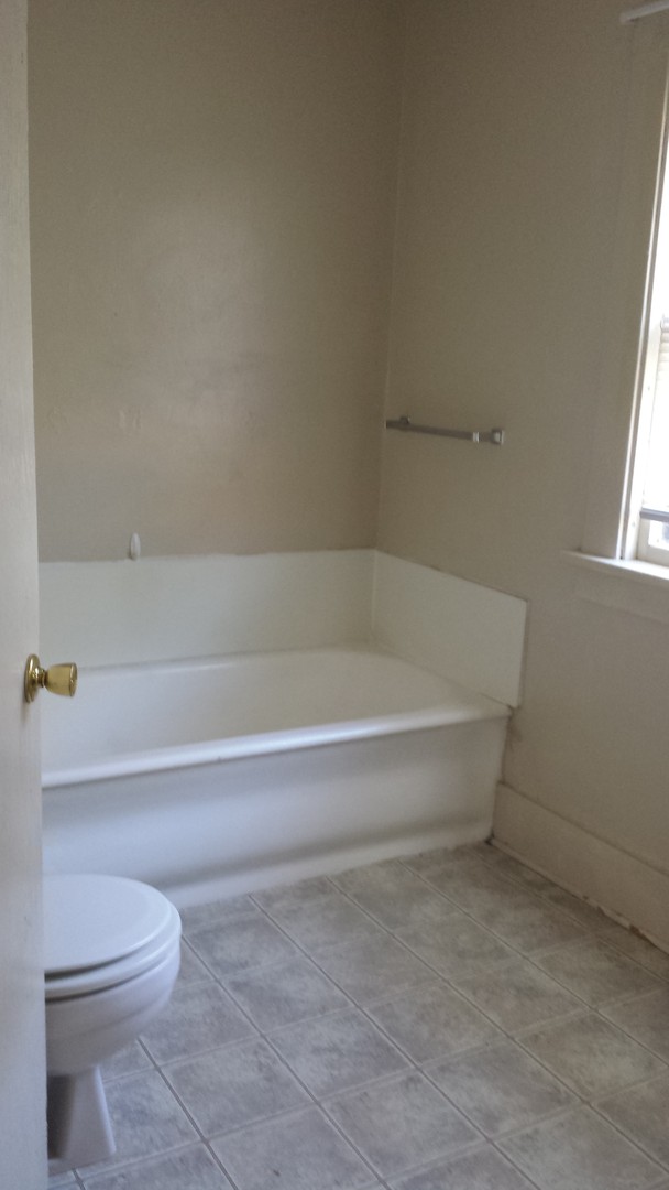 Fort Dodge Apartment: 1214 6th Ave North