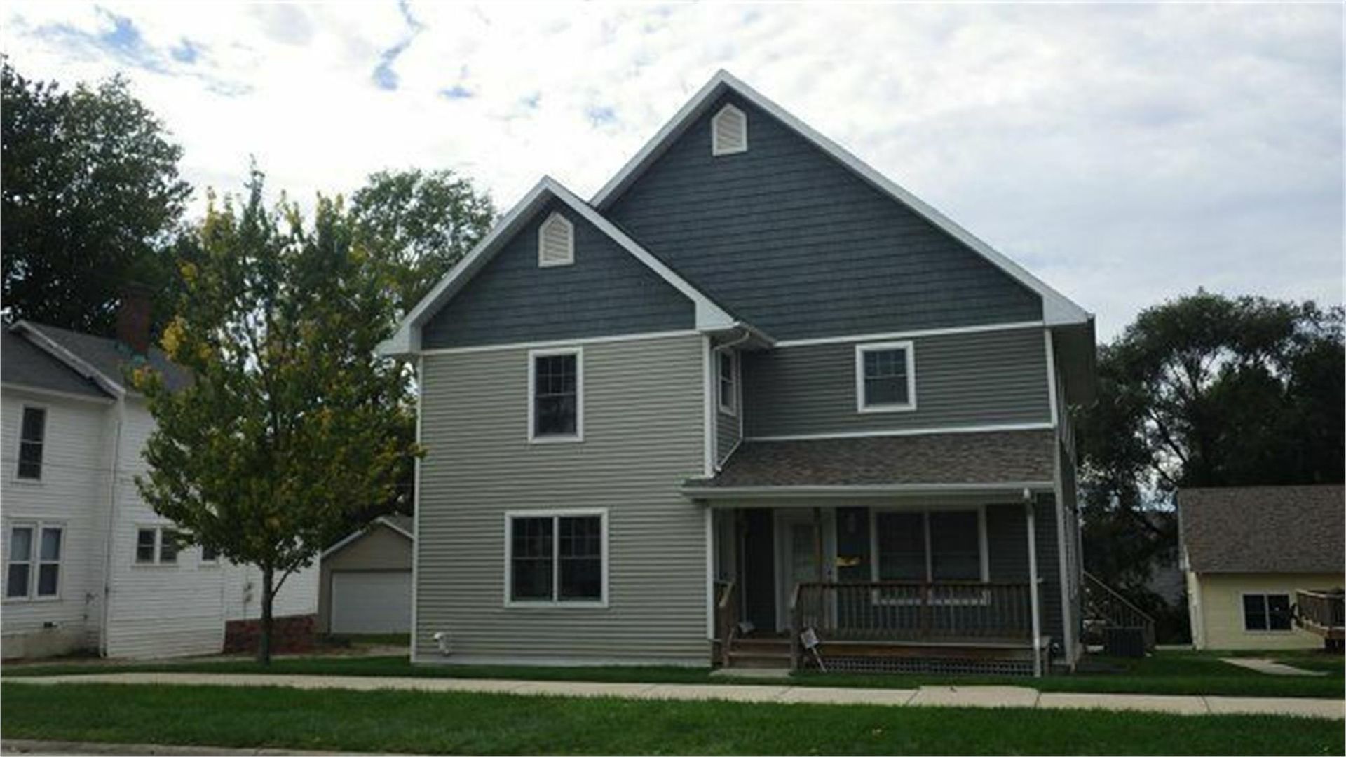 Fort Dodge House: 324 N 10th St