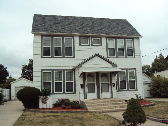 Fort Dodge Apartment: 520/522 South 12th St