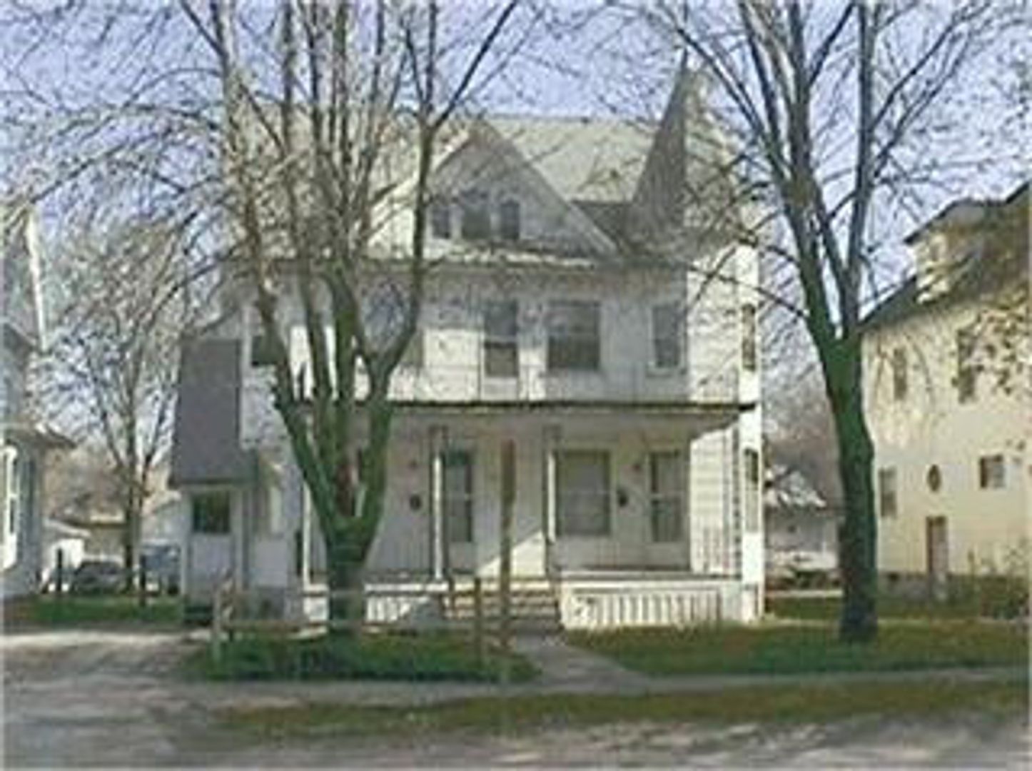 Fort Dodge Apartment: 1324 2nd Ave N