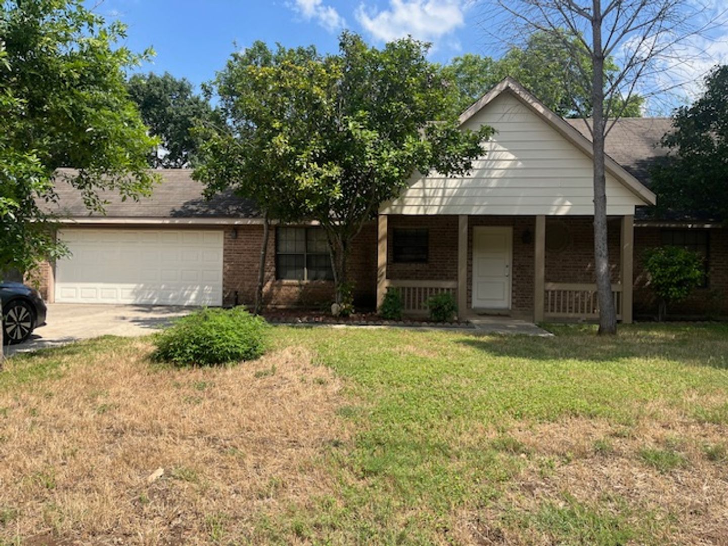 New Braunfels House: 1306 Carnation Lane