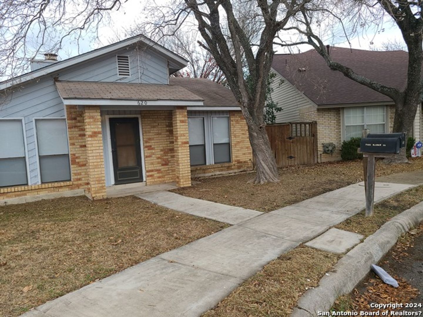 Universal City House: 620 Fern Meadow Dr.