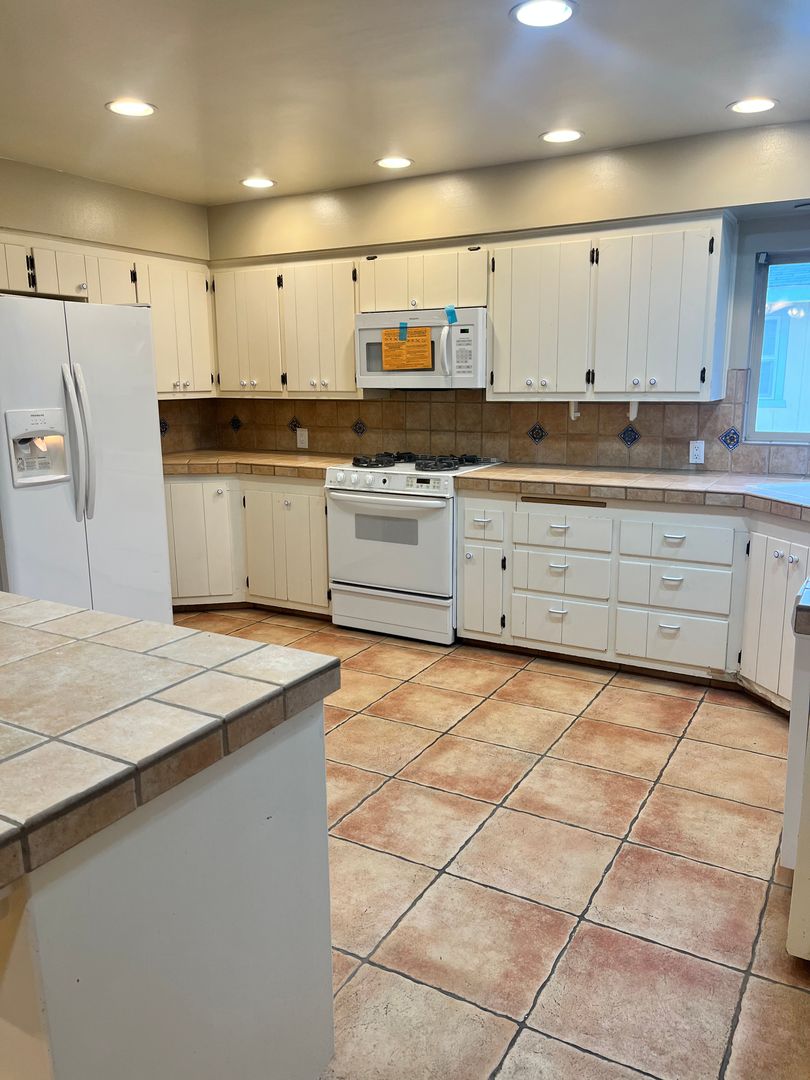 Sparks Apartment: 830 G Street