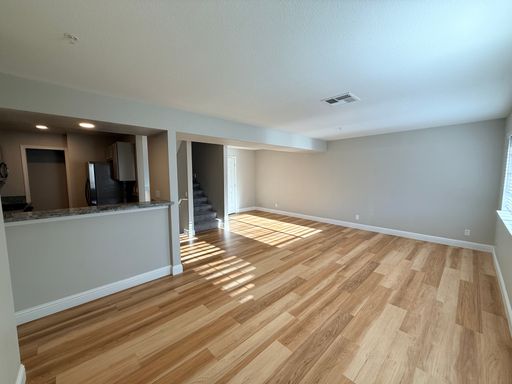 Townhome - 2-Suite Bedrooms with 2 Car Attached Garage! – photo 1