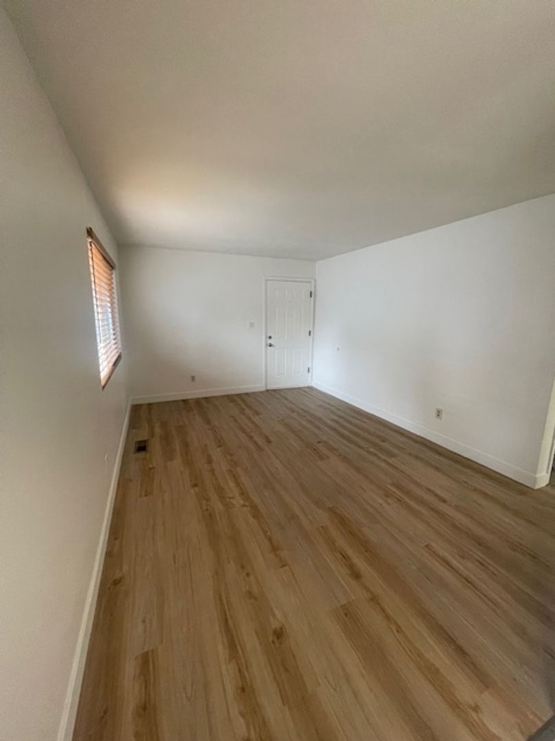 Sparks Apartment: 634 15th Street