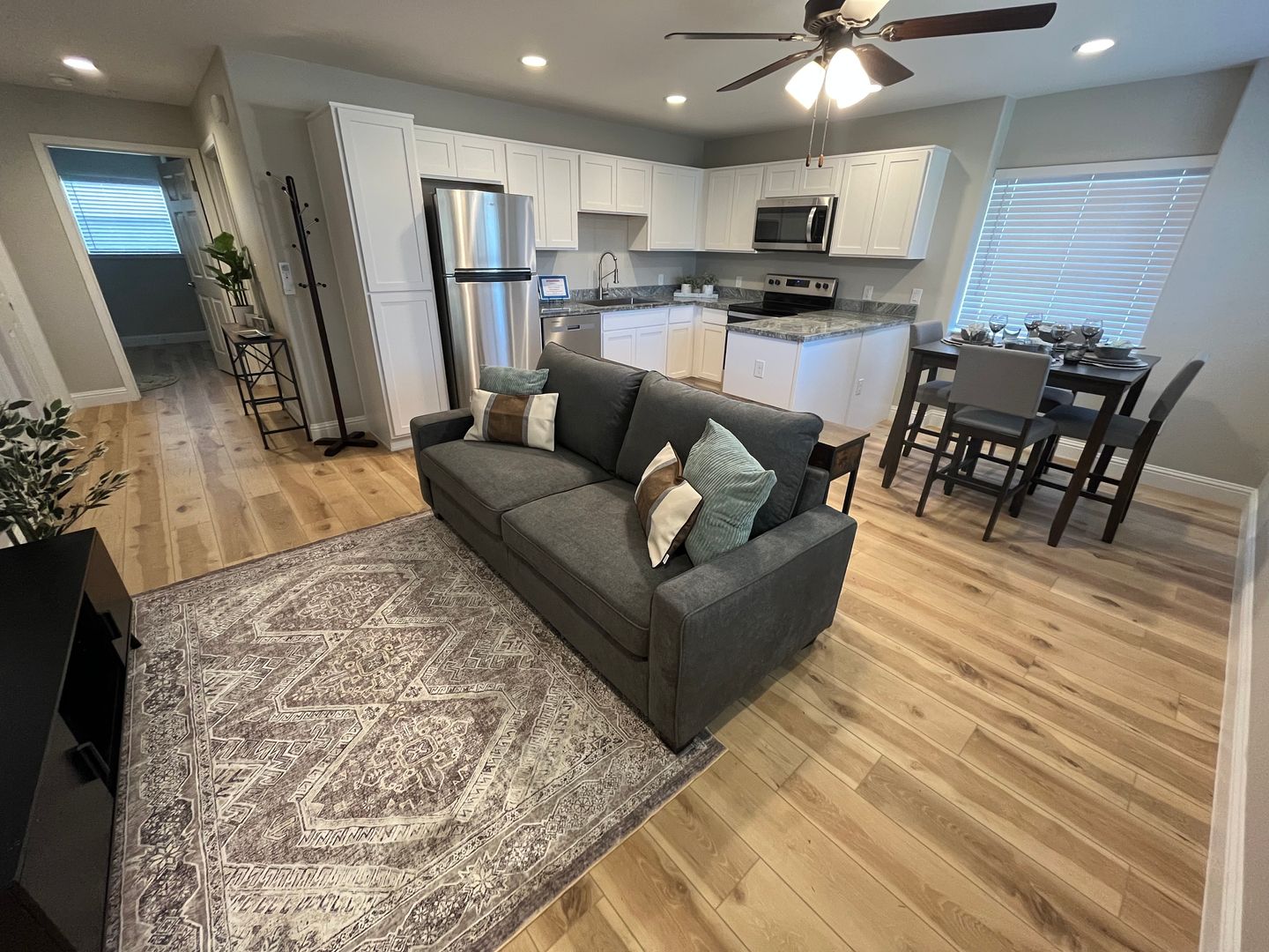 Sparks Apartment: 830 G Street