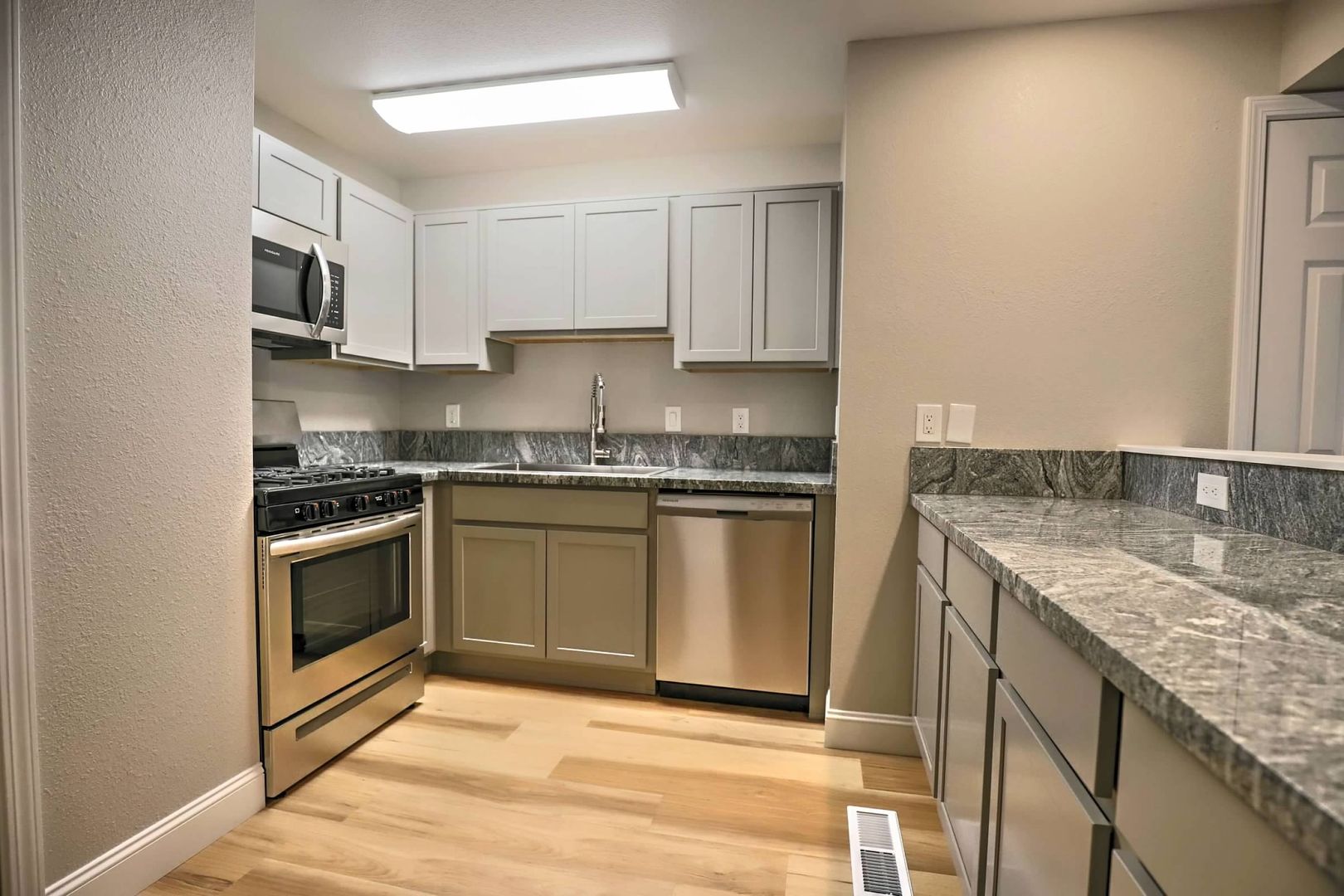 Reno Apartment: 1175 Glenda Way