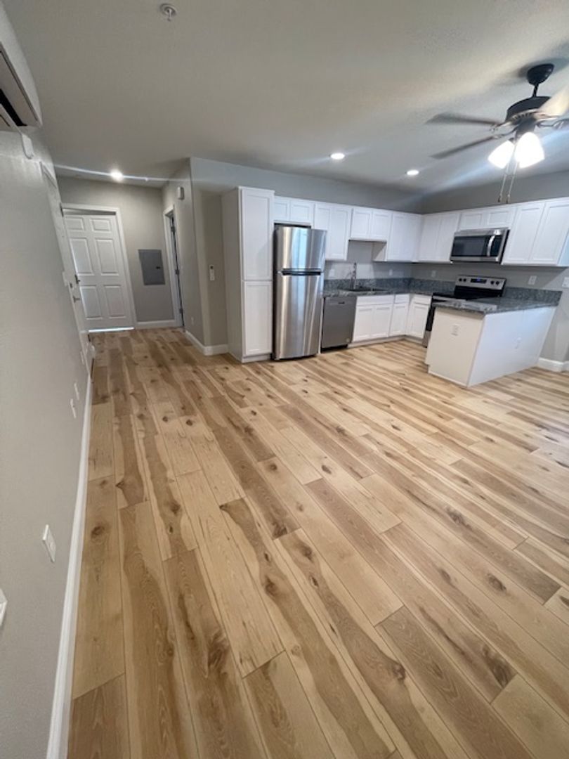 Sparks Apartment: 830 G Street