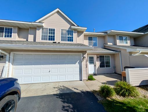 3BR, 2BA, Champlin Townhome for Move in NOW – photo 1