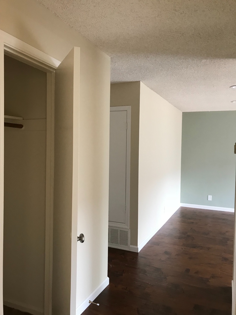 East Palo Alto Apartment: 315 E. O'Keefe St.